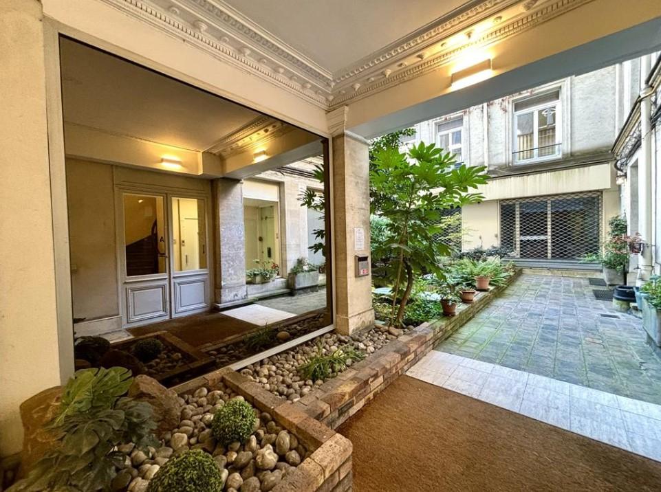 Photo 6 de 10 184 353