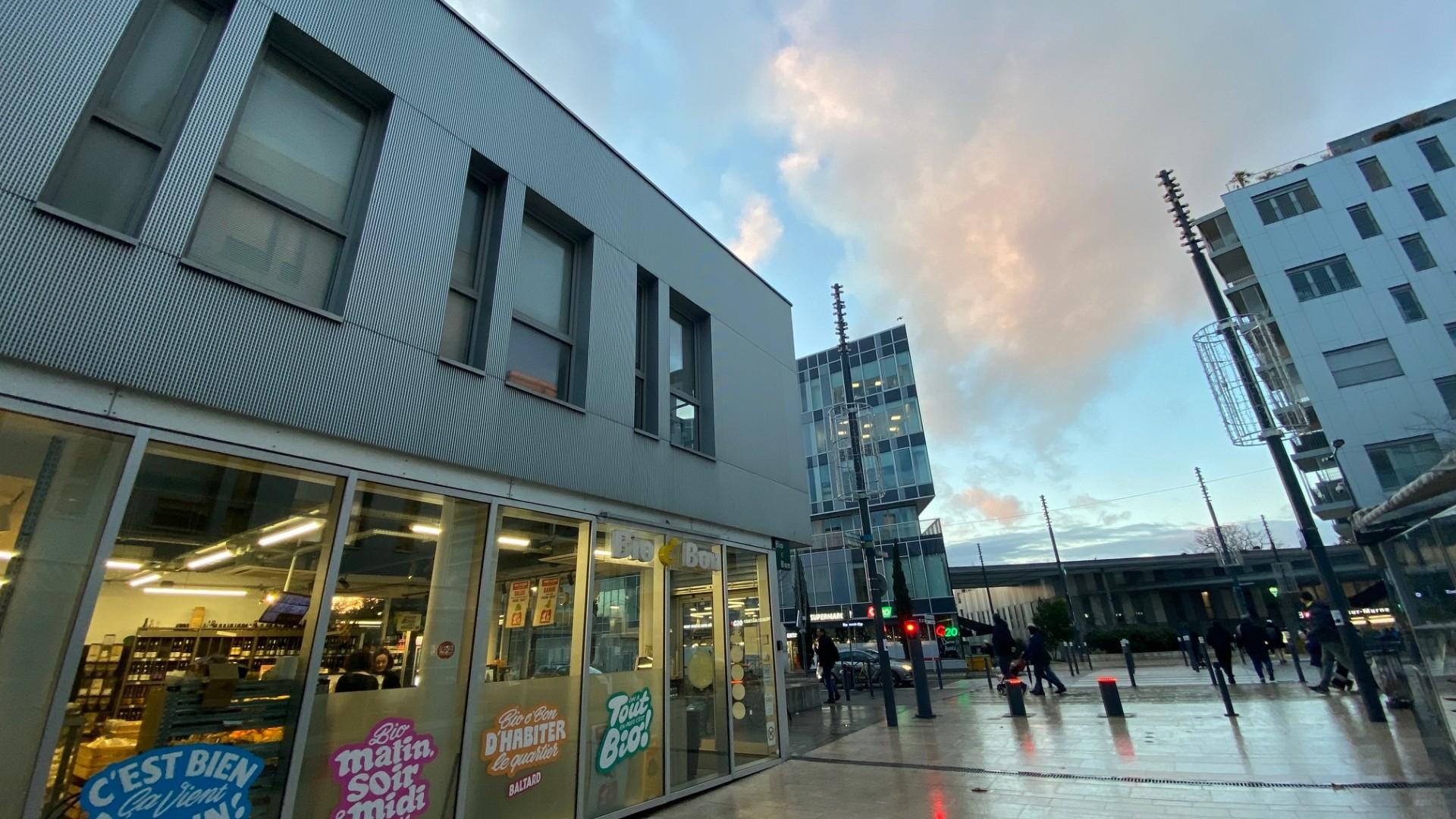 Photo 1 de 10 321 975